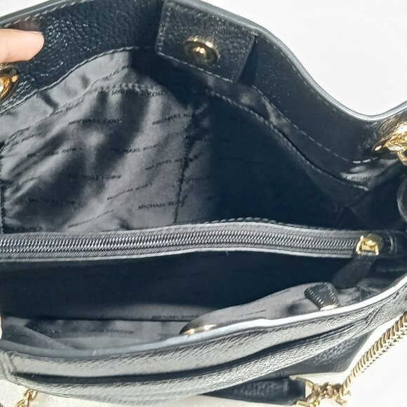 Michael Kors Jet Set Medium Shoulder Bag Black Pebbled Leather Gold Chain EUC - Picture 10 of 16